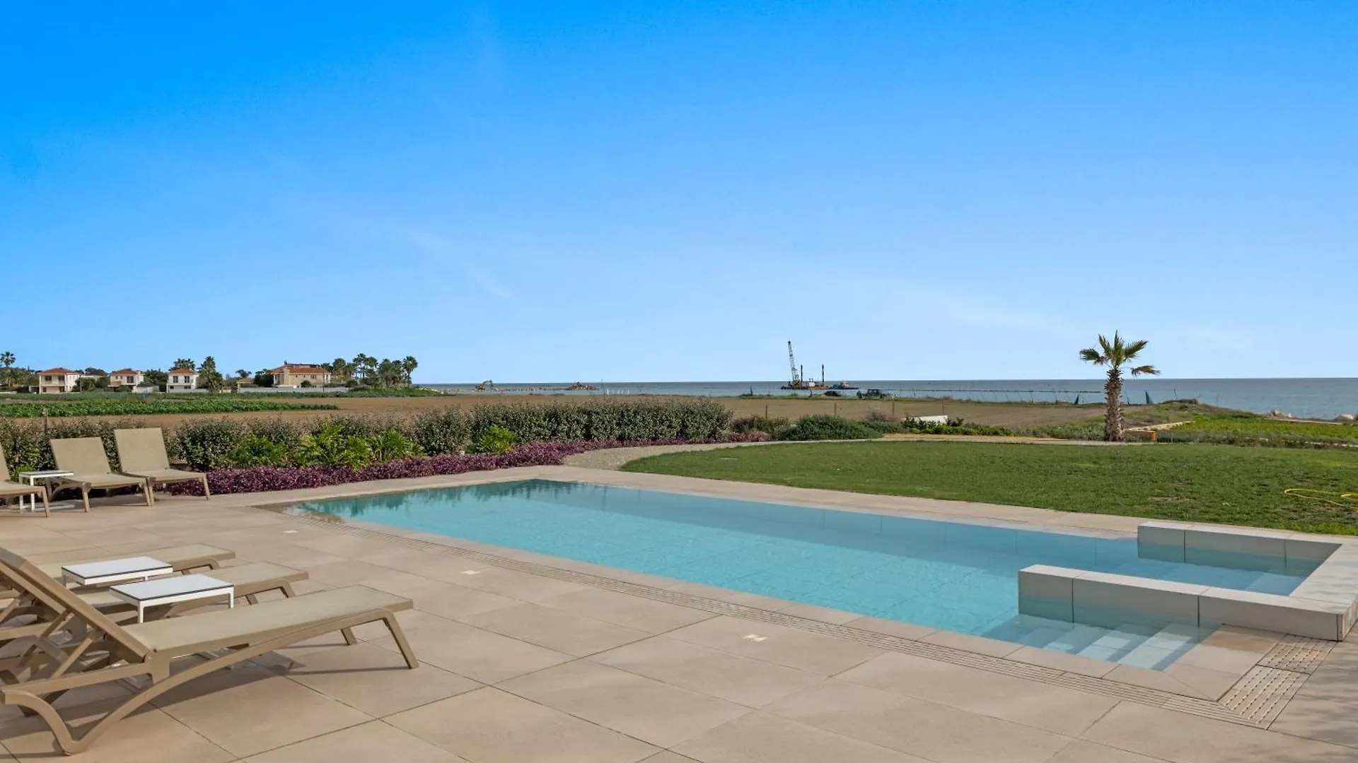 Serenity Waves Villa 5 Larnaca Cypern