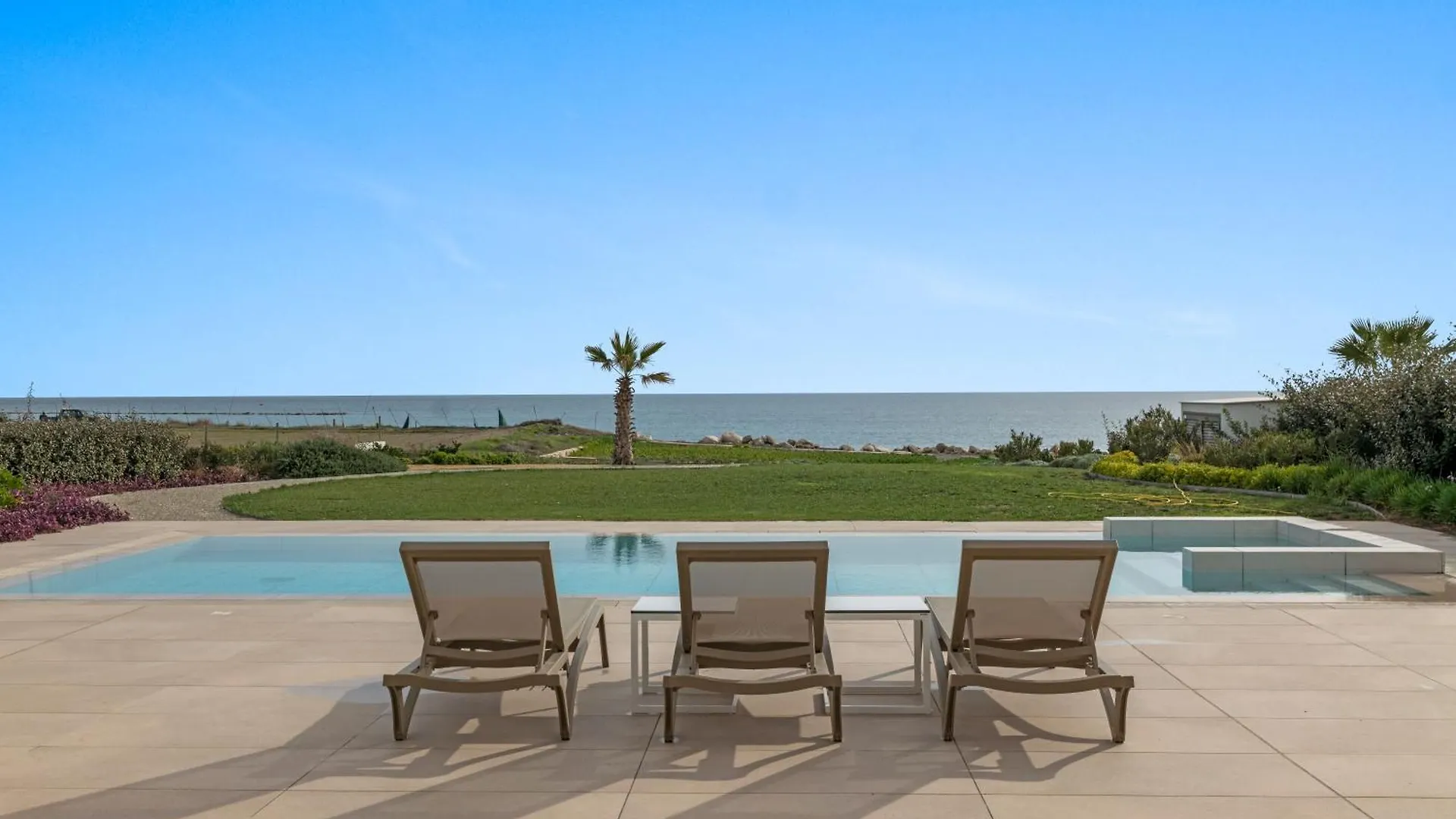 Serenity Waves Villa 5 ラルナカ